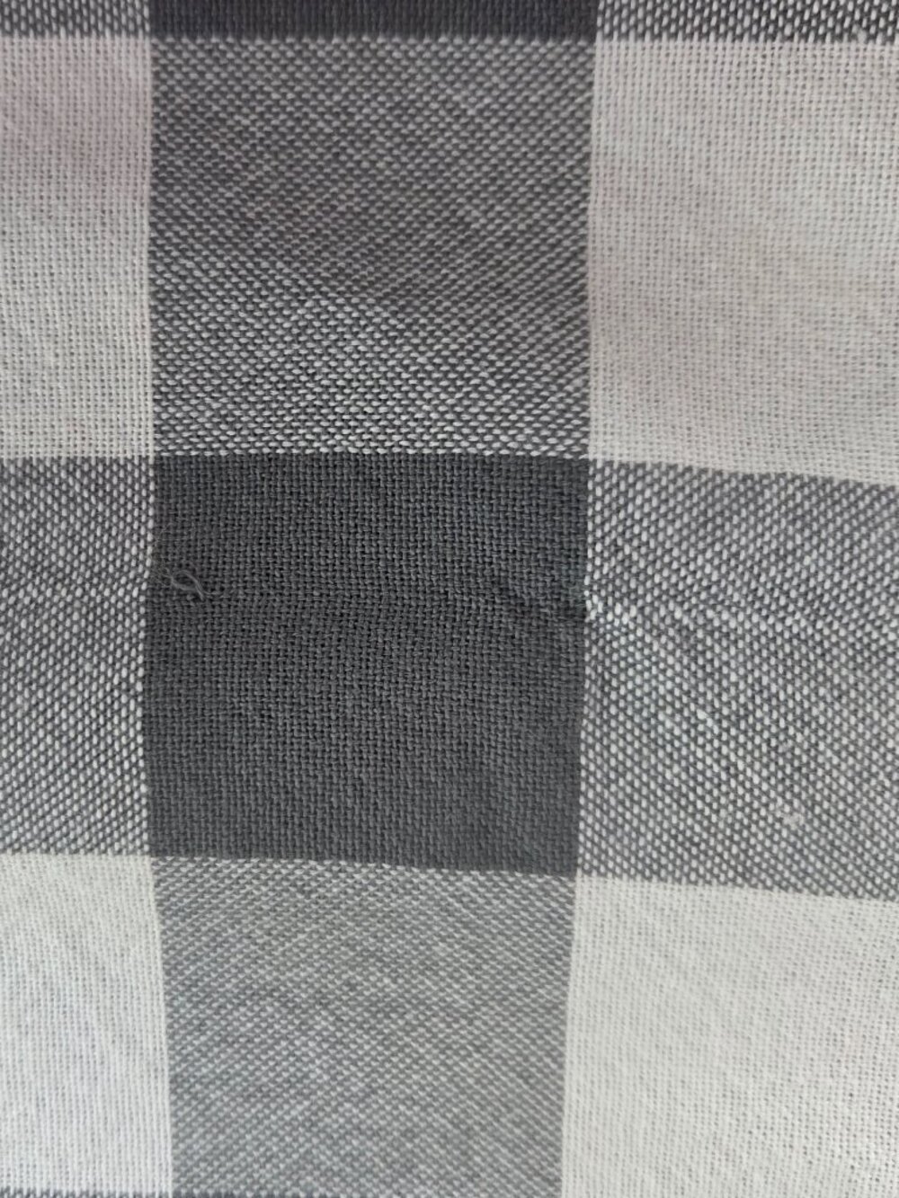 Checked Tablecloth - Picture 5 of 6